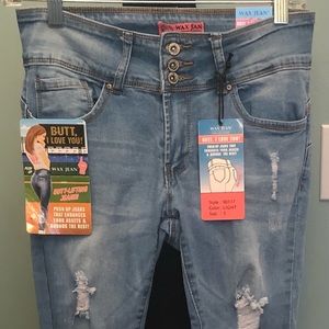Butt lifting jeans size 5 (mid rise)